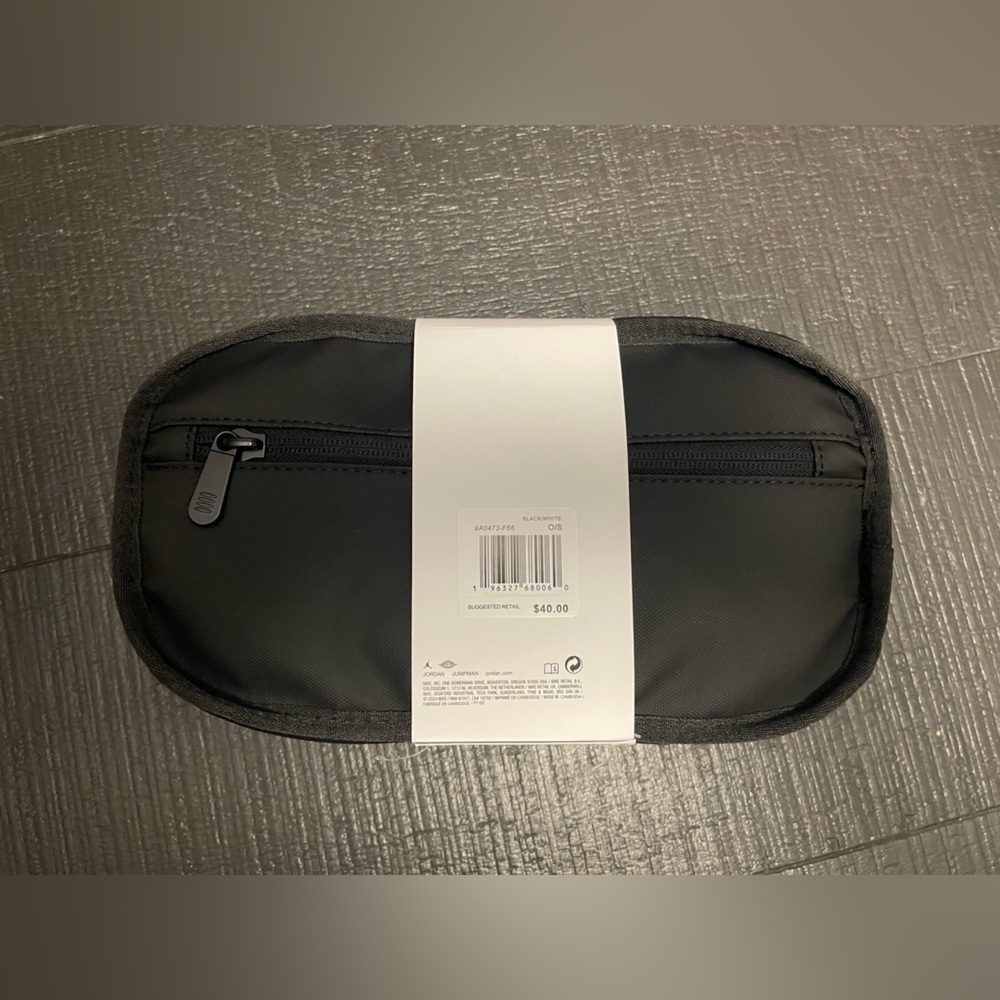Jordan Black and Red Toiletry Bag. - Picture 2 of 5